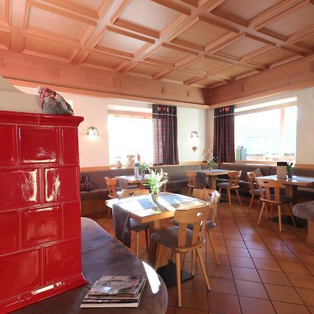 Hotel Alla Rocca ヴァレーナ エクステリア 写真