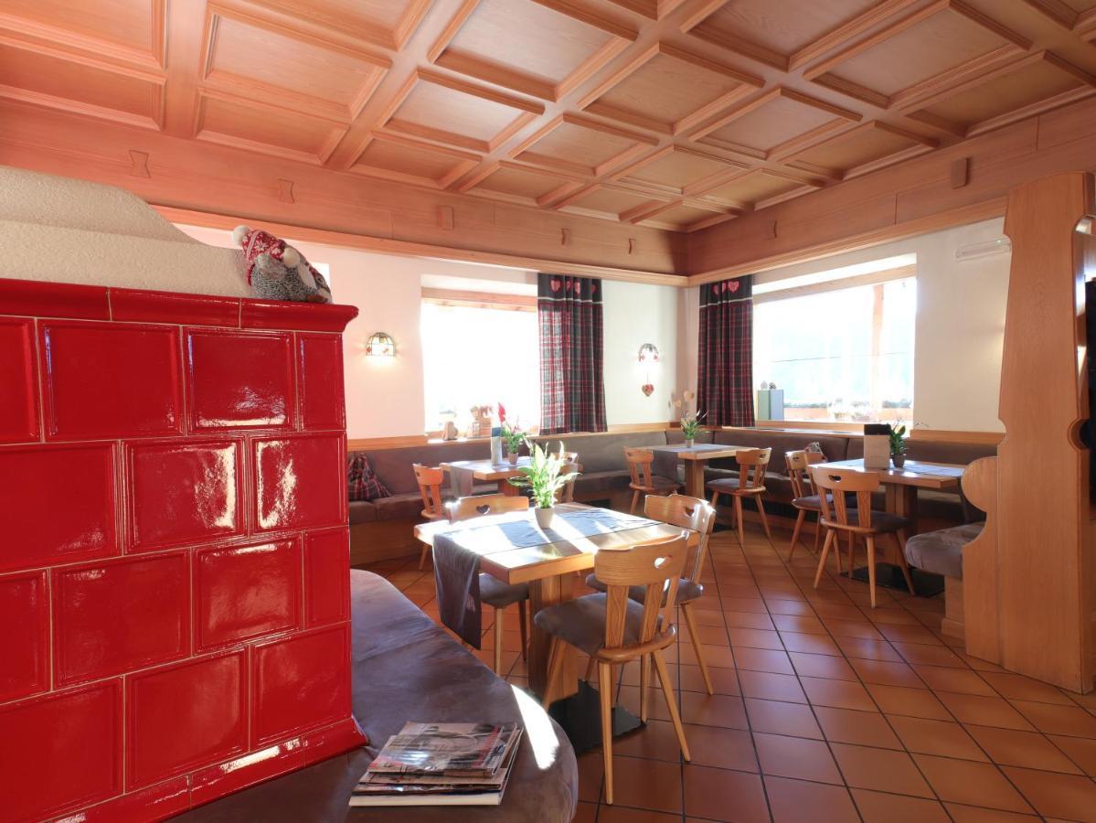 Hotel Alla Rocca ヴァレーナ エクステリア 写真