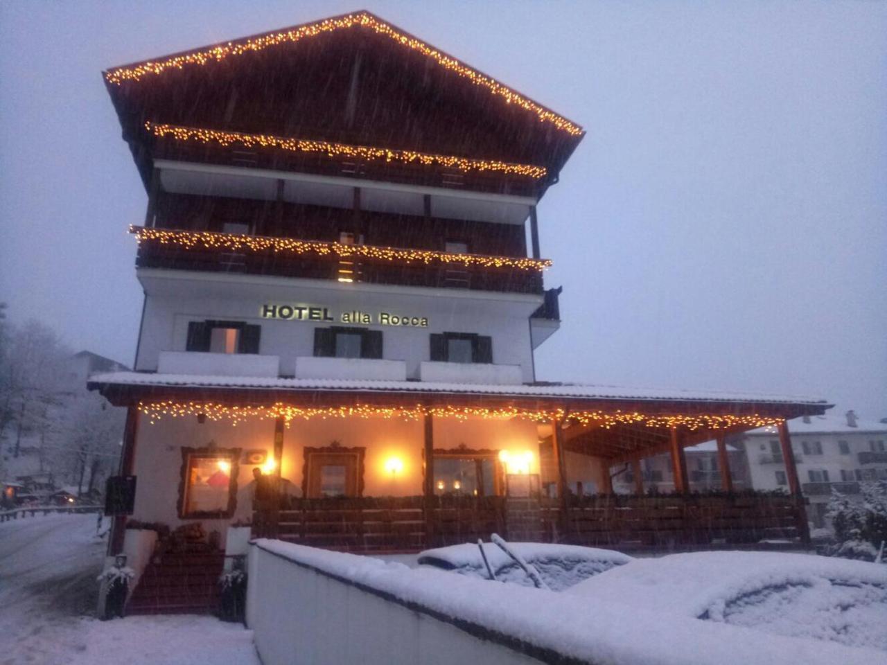 Hotel Alla Rocca ヴァレーナ エクステリア 写真